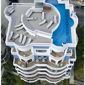4* Hotel Monte Cristo With Rooftop Pool