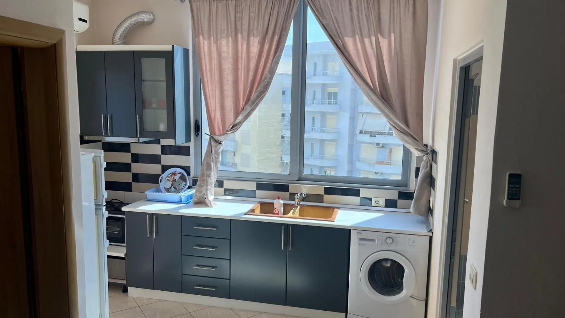 Tulipani Apartments Near Promenade Sarande Albania