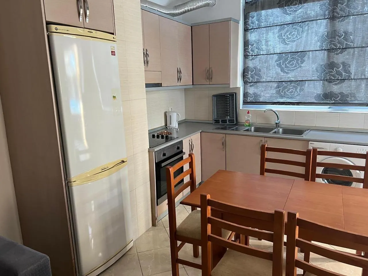 Tulipani Apartments Near Promenade Sarande